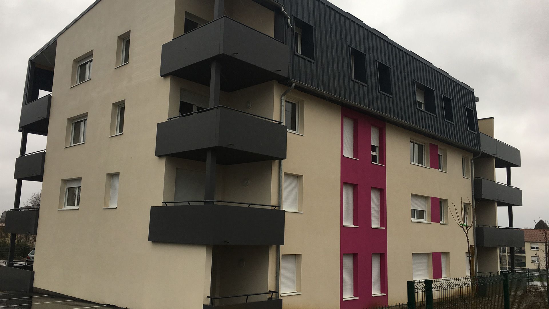 Concept Immobilier - Le Domaine de la Forêt - Résidence Service Séniors Le Voltaire - Appartements neufs à Fameck - Vue extérieure